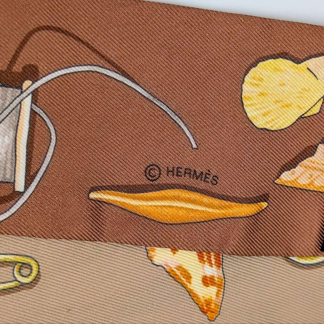 最新入荷 HERMES - 美品 エルメス ツイリー イン・ザ・ポケットブラウン 小物