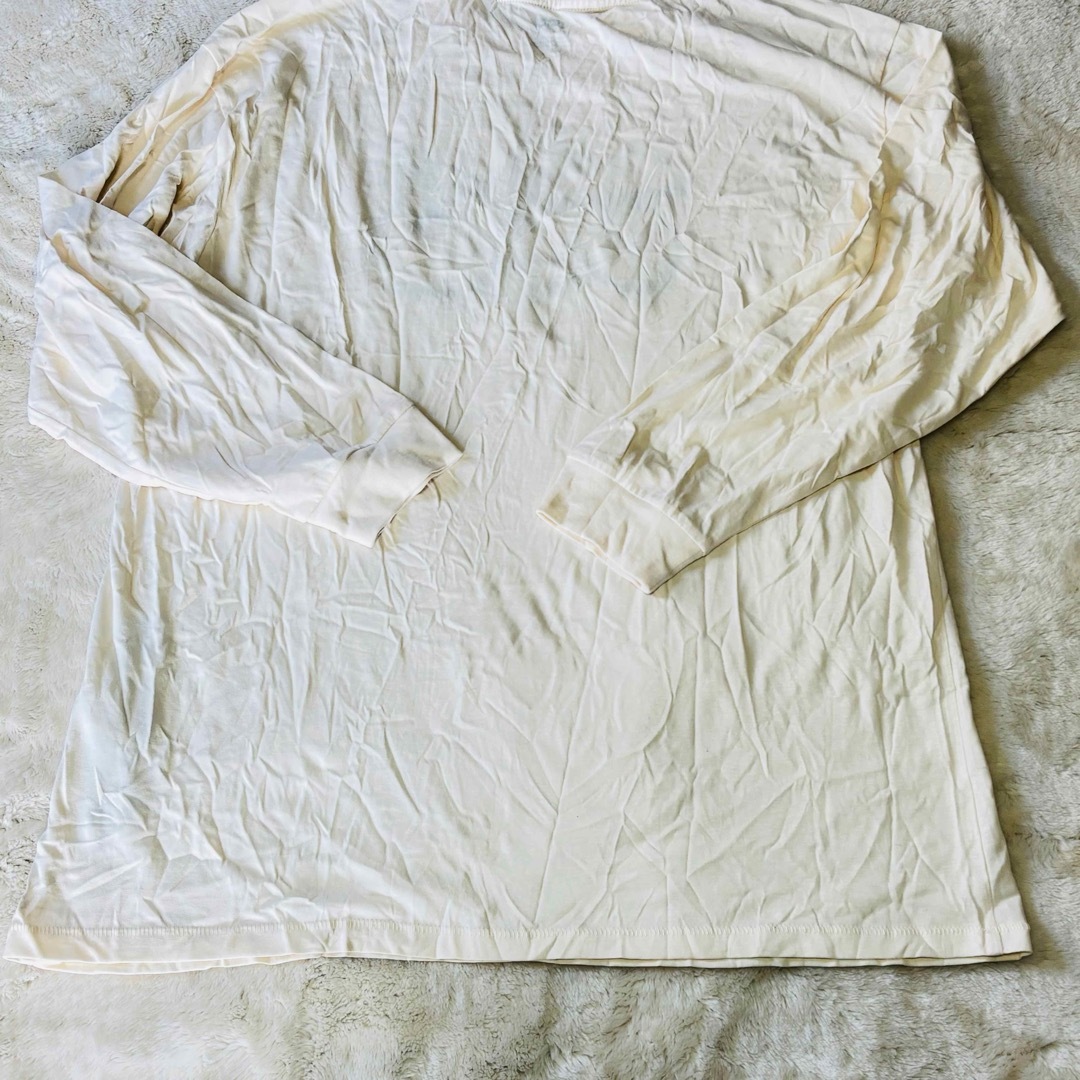 Levi's(リーバイス)のタグ付き　Levi'sリーバイスロングTシャツ　Mサイズ　ロゴマークメンズ メンズのトップス(Tシャツ/カットソー(七分/長袖))の商品写真