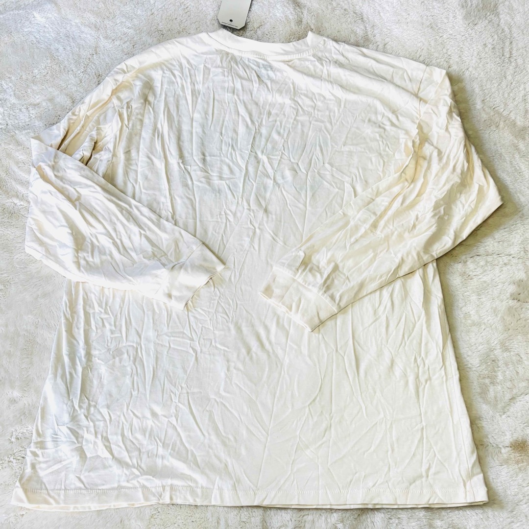 Levi's(リーバイス)のタグ付き　Levi'sリーバイスロングTシャツ　Mサイズ　ロゴマークメンズ メンズのトップス(Tシャツ/カットソー(七分/長袖))の商品写真