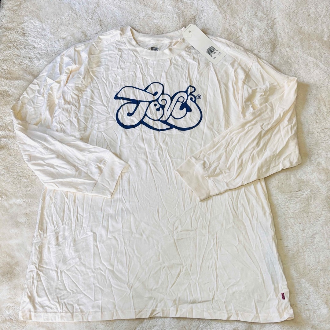 Levi's(リーバイス)のタグ付き　Levi'sリーバイスロングTシャツ　Mサイズ　ロゴマークメンズ メンズのトップス(Tシャツ/カットソー(七分/長袖))の商品写真