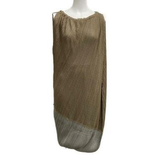 PLEATS PLEASE ISSEY MIYAKE(ワンピース ・ グレー/灰色系)の PLEATS PLEASE ISSEY MIYAKE(ワンピース ・ グレー/灰色系)の