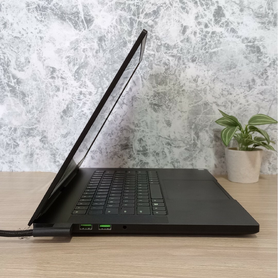 Razer - T6【GTX1060/SSD】ゲーミングノートパソコン/フォート Razer - T6【GTX1060/SSD】ゲーミングノートパソコン/フォート