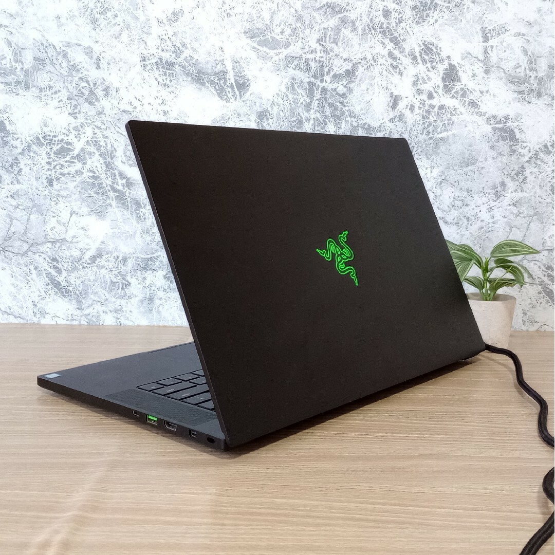 Razer - T6【GTX1060/SSD】ゲーミングノートパソコン/フォート Razer - T6【GTX1060/SSD】ゲーミングノートパソコン/フォート
