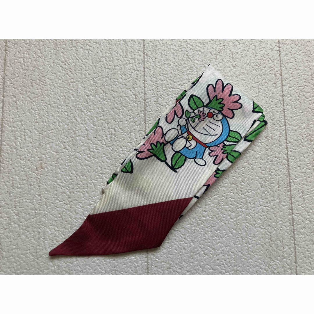 GUCCI - ドラえもん × GUCCI シルクスカーフの通販 by デリック GUCCI - ドラえもん × GUCCI シルクスカーフの通販 by デリック