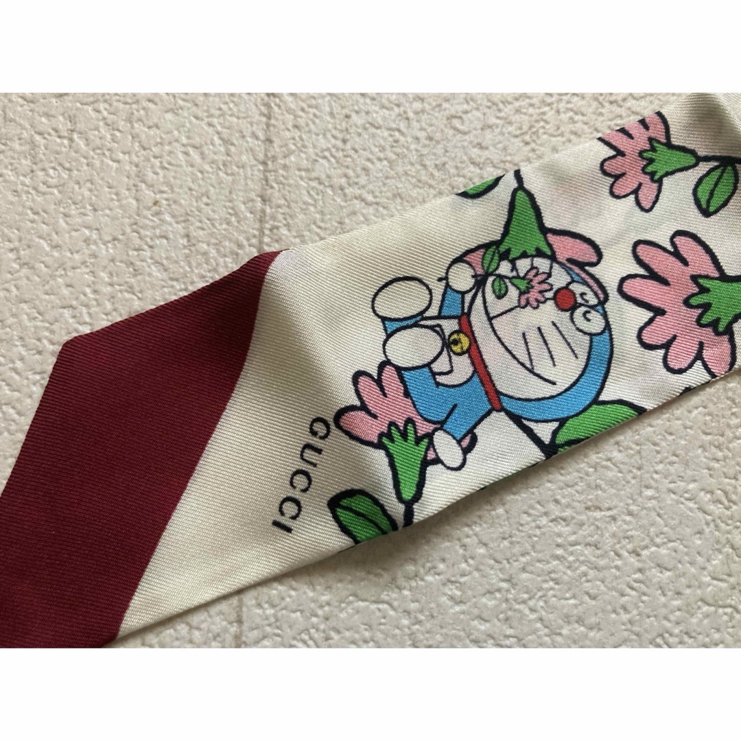 GUCCI - ドラえもん × GUCCI シルクスカーフの通販 by デリック GUCCI - ドラえもん × GUCCI シルクスカーフの通販 by デリック