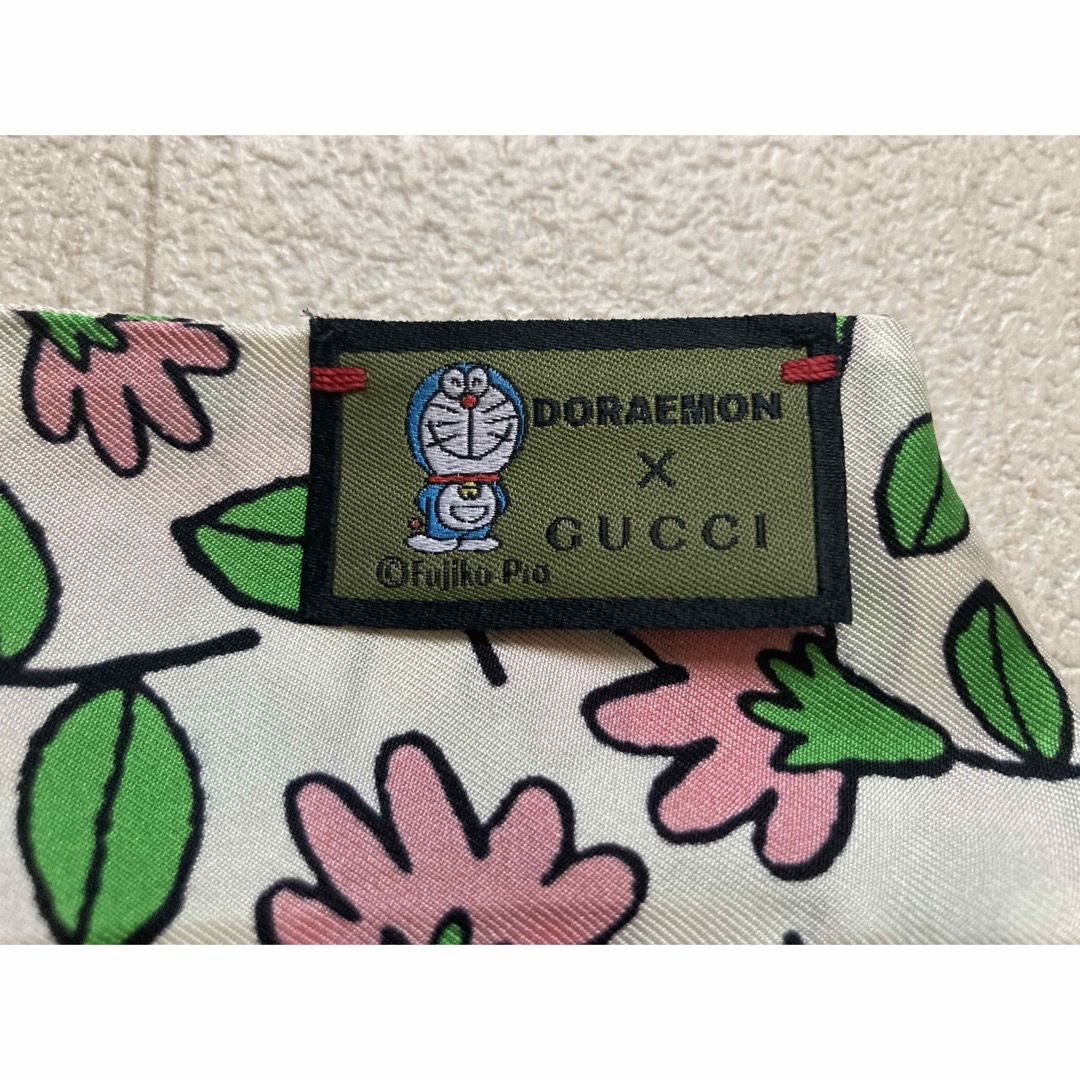 GUCCI - ドラえもん × GUCCI シルクスカーフの通販 by デリック GUCCI - ドラえもん × GUCCI シルクスカーフの通販 by デリック