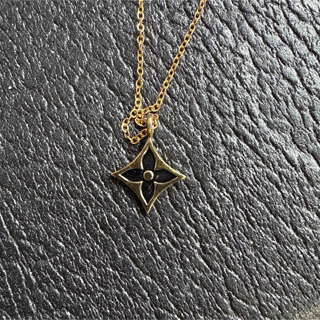 LOUIS VUITTON - ルイヴィトン モノグラム チャーム ネックレス LOUIS VUITTON - ルイヴィトン モノグラム チャーム ネックレス