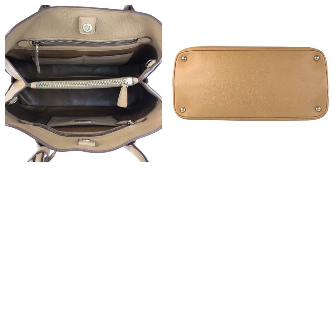 PRADA - 美品 PRADA プラダ サフィアーノ ベージュ ゴールド金具 PRADA - 美品 PRADA プラダ サフィアーノ ベージュ ゴールド金具