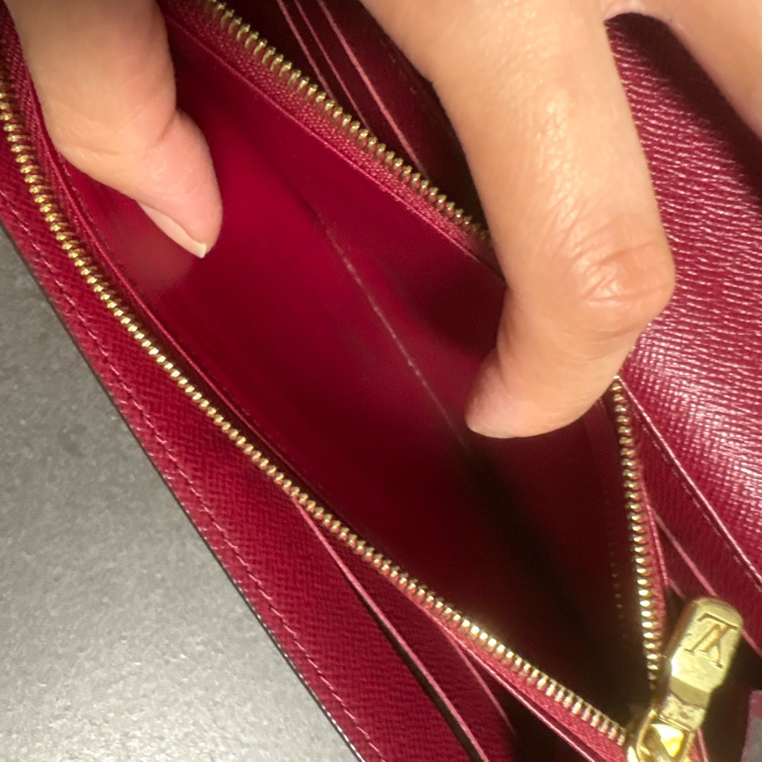 LOUIS VUITTON - ルイヴィトン ポルトフォイユ サラ フューシャ LOUIS VUITTON - ルイヴィトン ポルトフォイユ サラ フューシャ