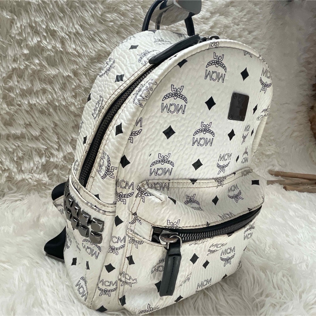 MCM - エムシーエム MCM ヴィセトス柄 スタッズ ホワイト レザー MCM - エムシーエム MCM ヴィセトス柄 スタッズ ホワイト レザー
