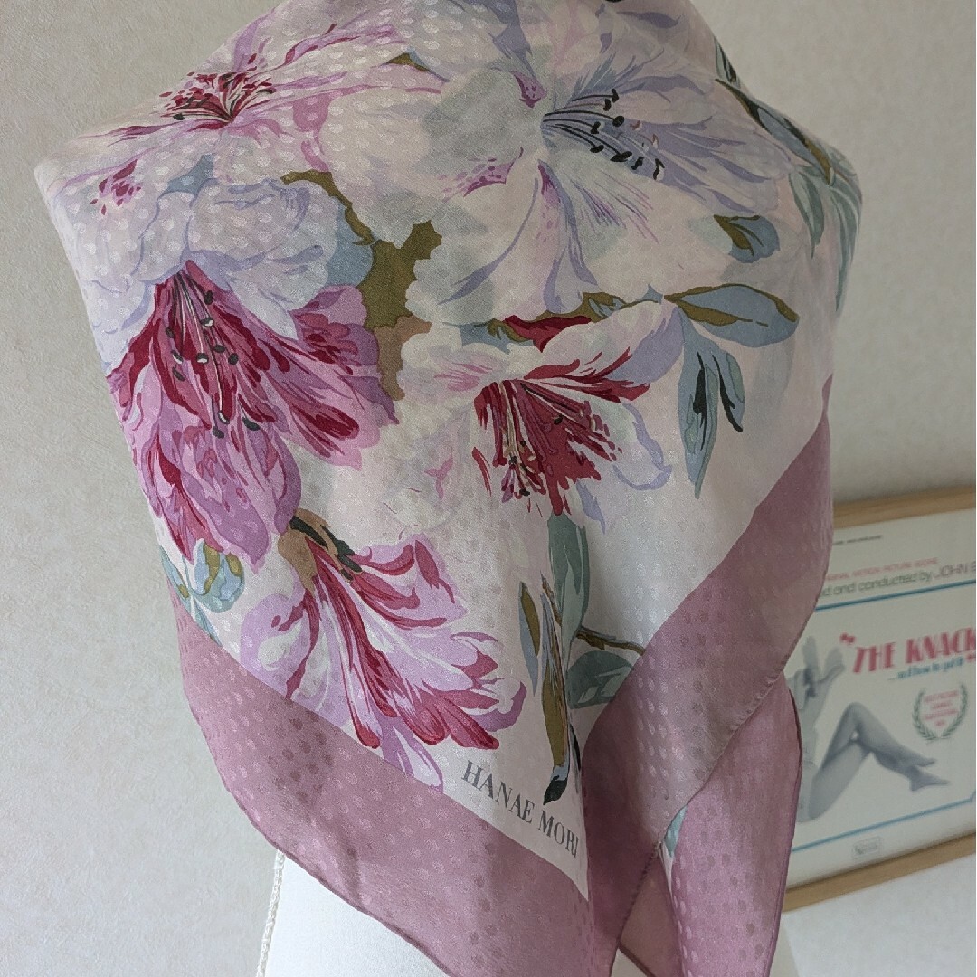 HANAE MORI - 【HANAE MORI】花柄シルクスカーフ ピンク used HANAE MORI - 【HANAE MORI】花柄シルクスカーフ ピンク used