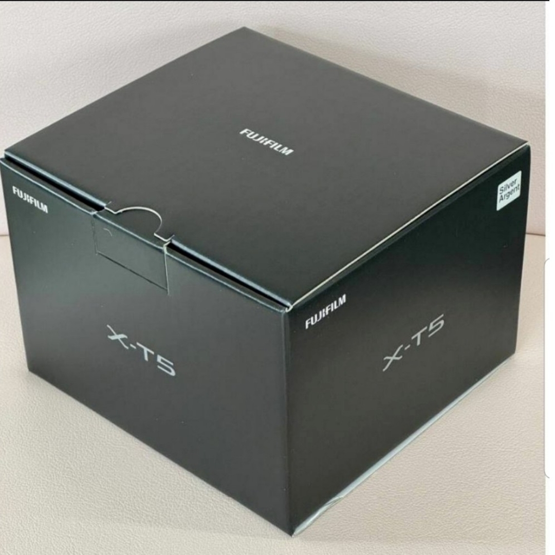 新品 FUJIFILM X-T5 ボディ シルバーの通販 by のぼる's shop 新品 FUJIFILM X-T5 ボディ シルバーの通販 by のぼる's shop