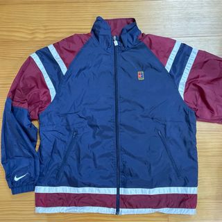 NIKE(ナイロンジャケット ・ シルバー/銀色系)のフリマ NIKE(ナイロンジャケット ・ シルバー/銀色系)のフリマ