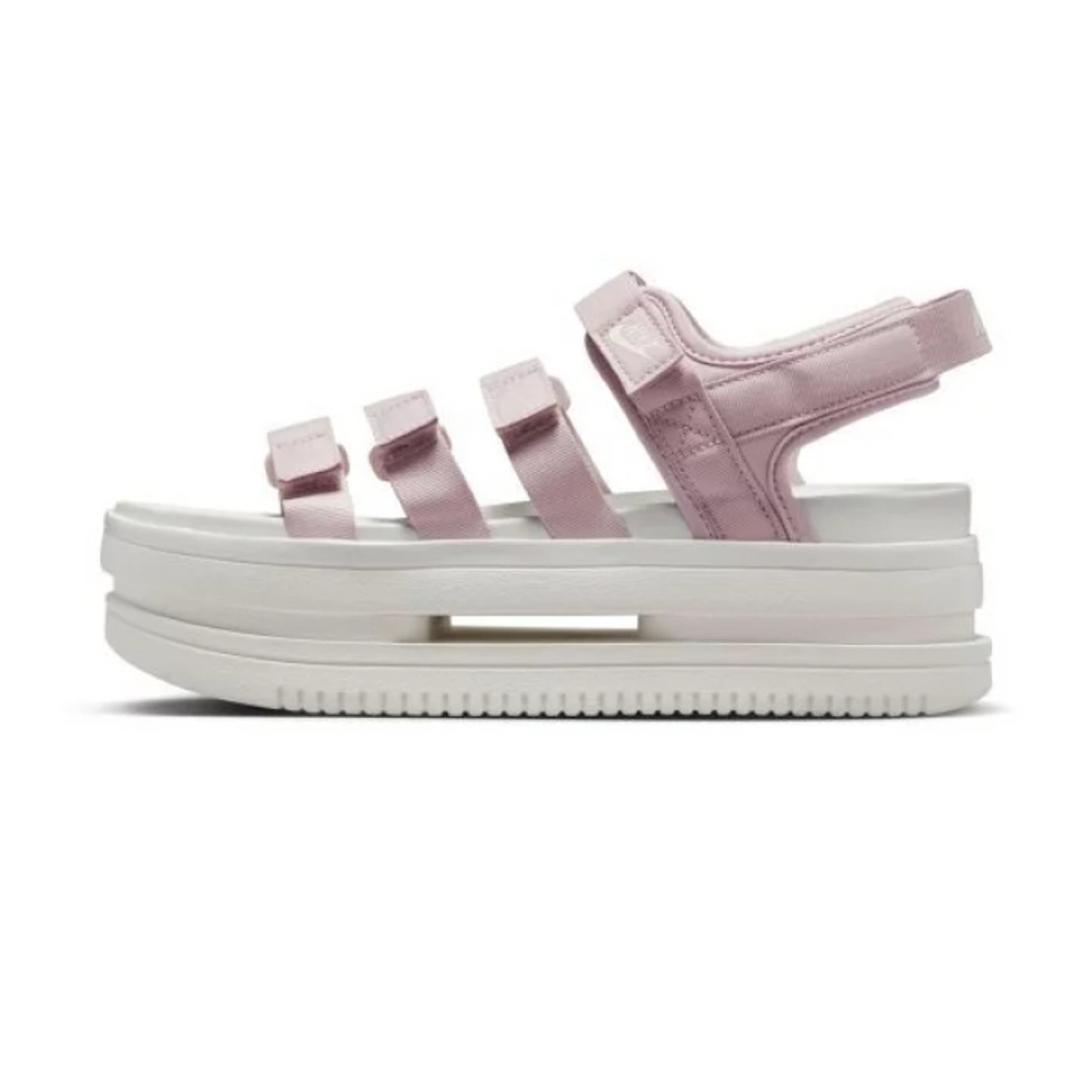 NIKE - 新品 NIKE ナイキ アイコン クラシック 厚底 サンダルの NIKE - 新品 NIKE ナイキ アイコン クラシック 厚底 サンダルの