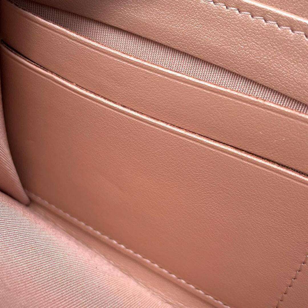 CHANEL - シャネル 長財布 カメリア ココマーク ラウンド CHANEL - シャネル 長財布 カメリア ココマーク ラウンド