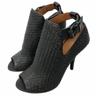 GIVENCHY - ジバンシィ MARSHMALLOW SANDAL スタッズ付きラバー GIVENCHY - ジバンシィ MARSHMALLOW SANDAL スタッズ付きラバー