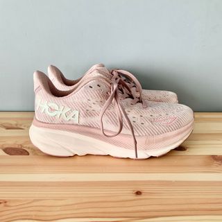 HOKA ONE ONE - ホカ スニーカー 24cmの通販 by perukona HOKA ONE ONE - ホカ スニーカー 24cmの通販 by perukona
