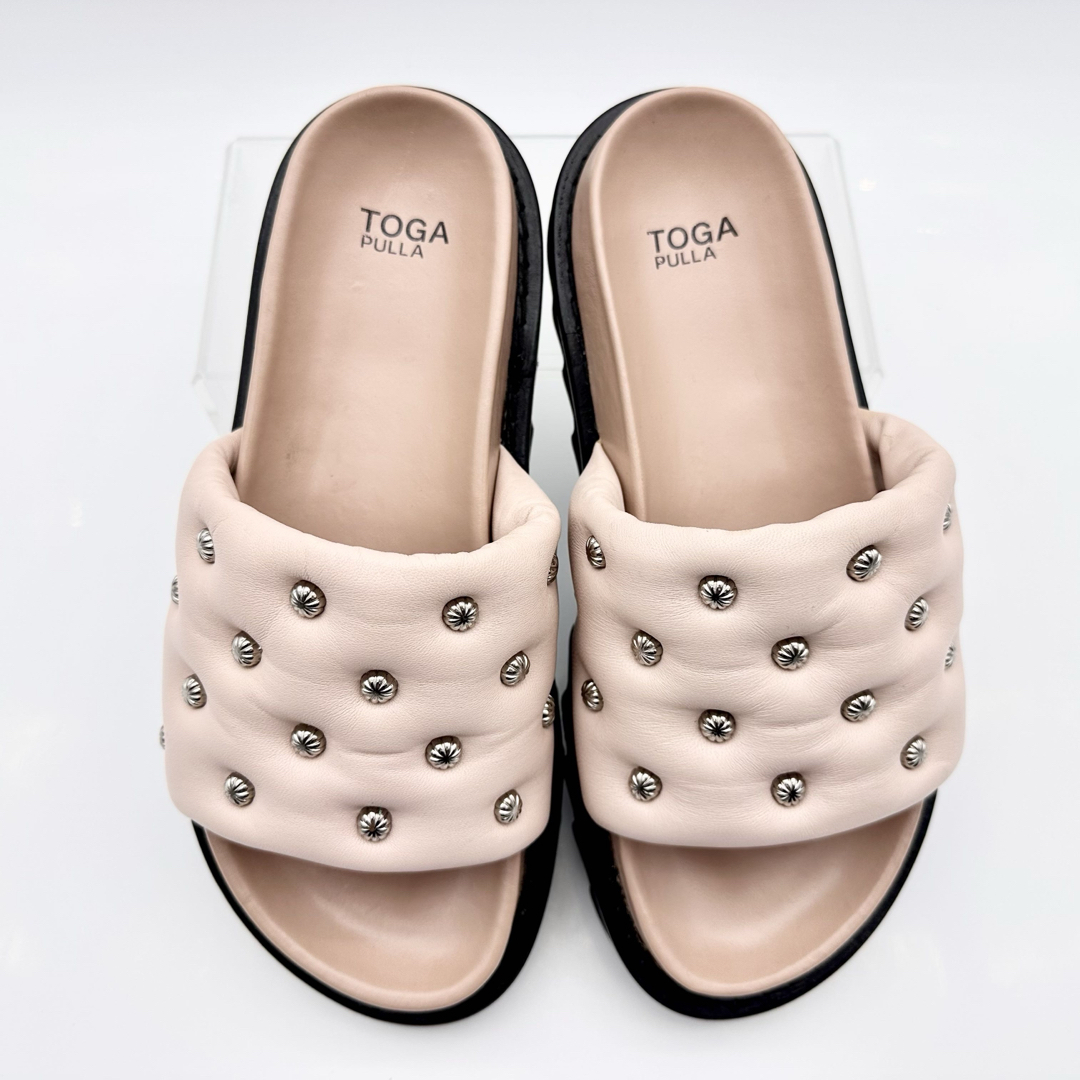 TOGA PULLA - 【極美品】トーガプルラ パフスタッズ サンダル TOGA PULLA - 【極美品】トーガプルラ パフスタッズ サンダル
