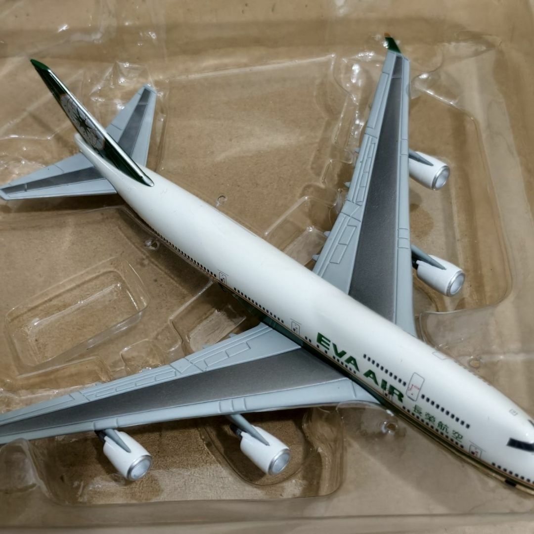 ボーイング747-400 台湾エバー航空 合金製 飛行機モデル 40cmの ボーイング747-400 台湾エバー航空 合金製 飛行機モデル 40cmの