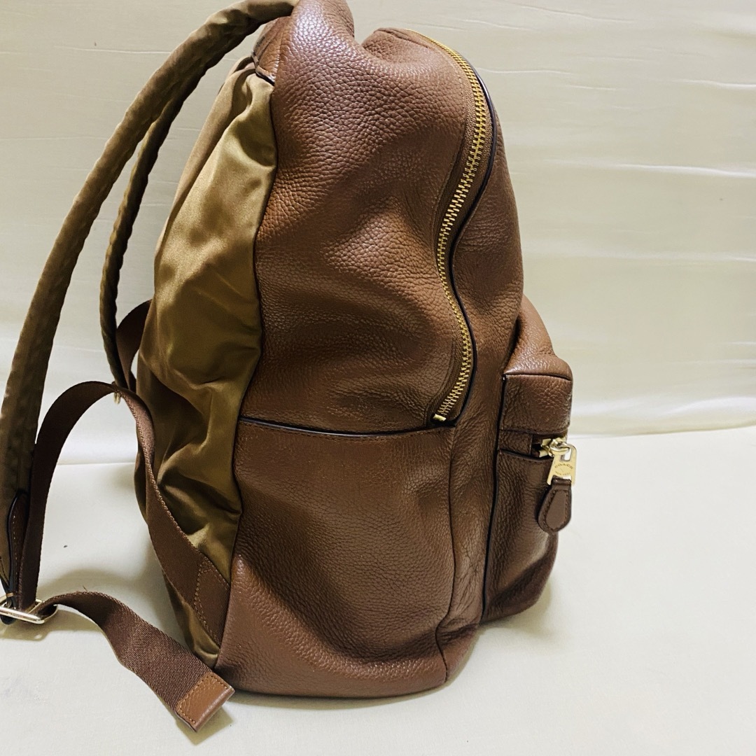 COACH - コーチ オールレザー 大容量リュック バッグパック COACH - コーチ オールレザー 大容量リュック バッグパック