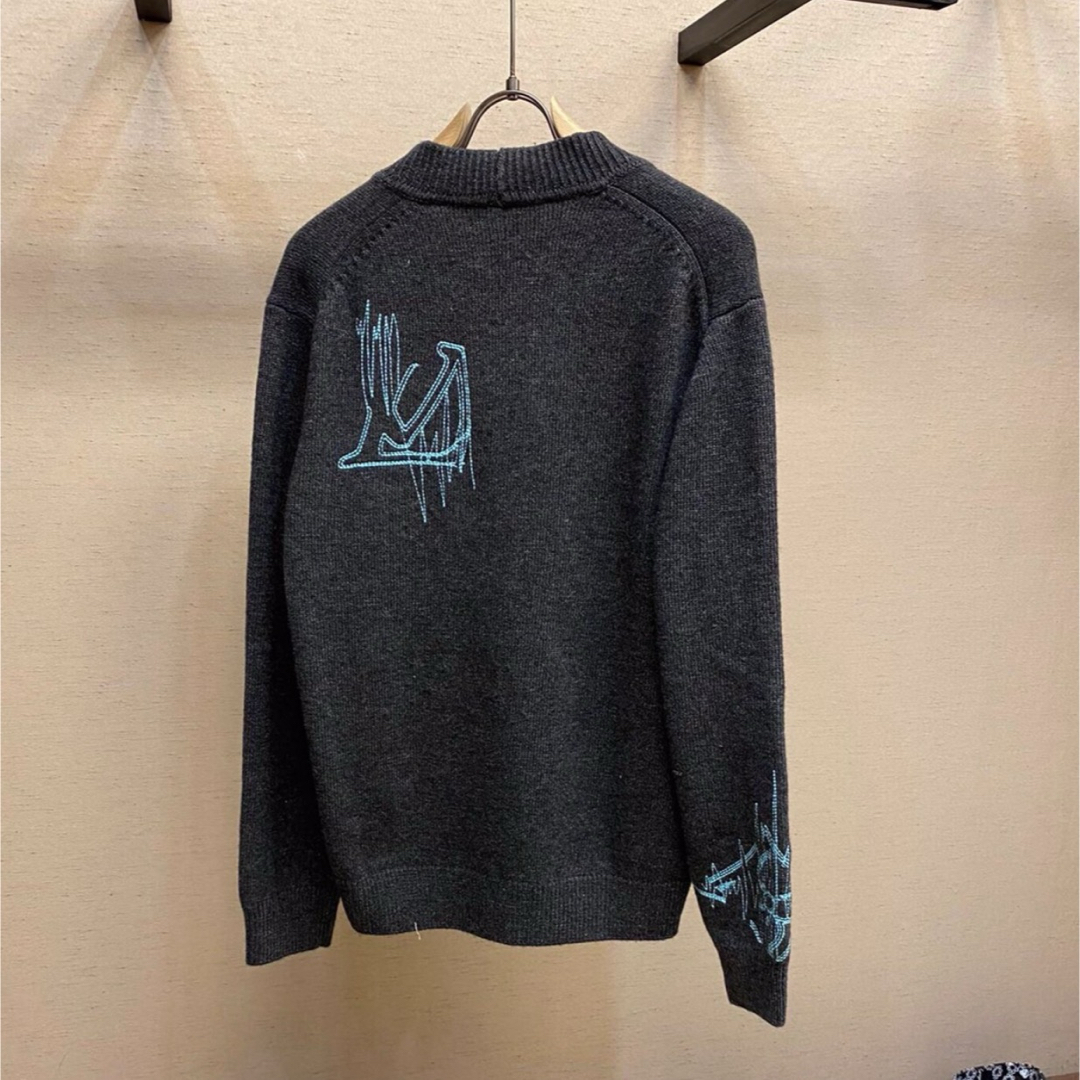 LOUIS VUITTON - 新品未使用 ルイヴィトン カーディガンの通販 LOUIS VUITTON - 新品未使用 ルイヴィトン カーディガンの通販