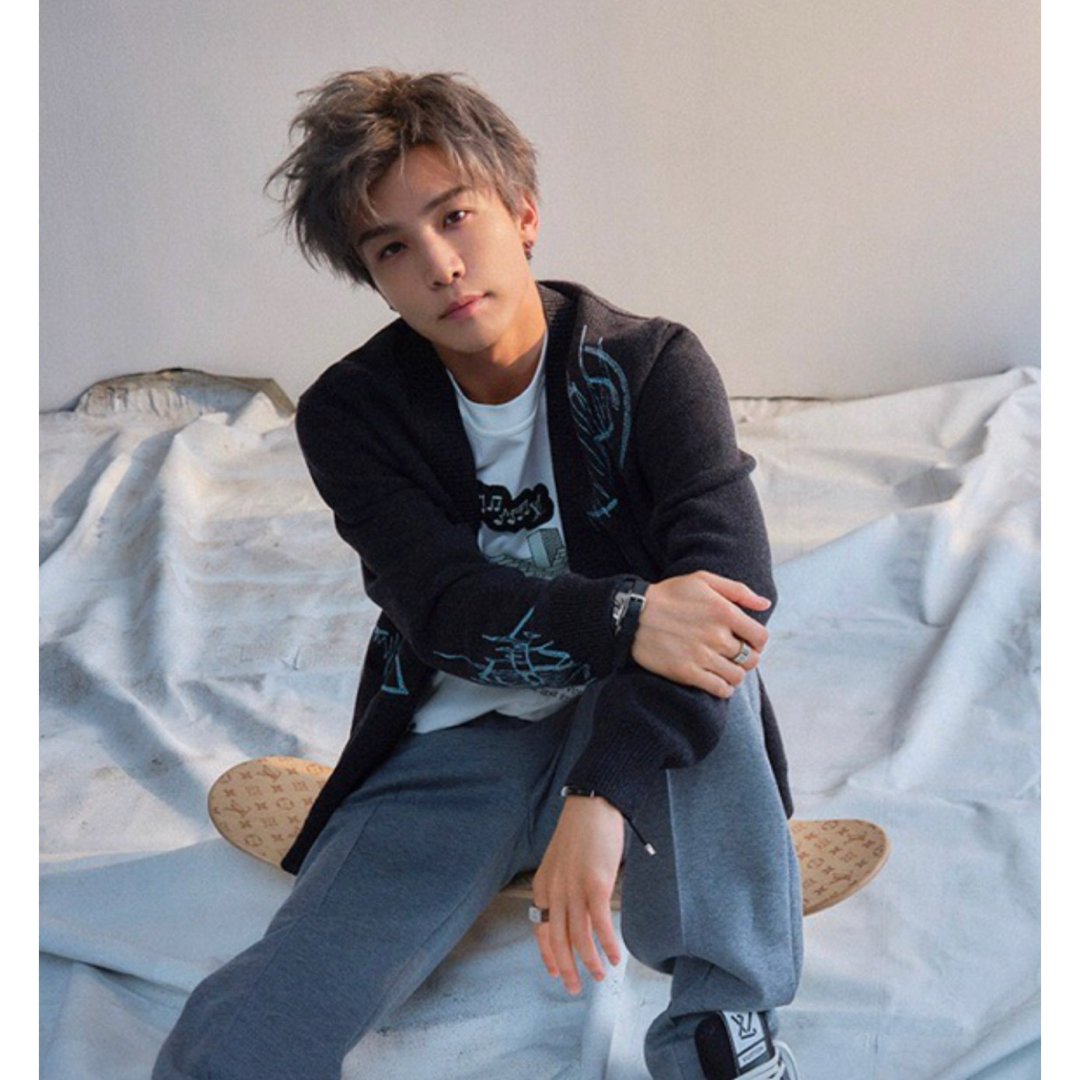 LOUIS VUITTON - 新品未使用 ルイヴィトン カーディガンの通販 LOUIS VUITTON - 新品未使用 ルイヴィトン カーディガンの通販