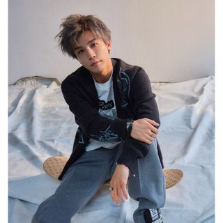 LOUIS VUITTON - 新品未使用 ルイヴィトン カーディガンの通販 LOUIS VUITTON - 新品未使用 ルイヴィトン カーディガンの通販