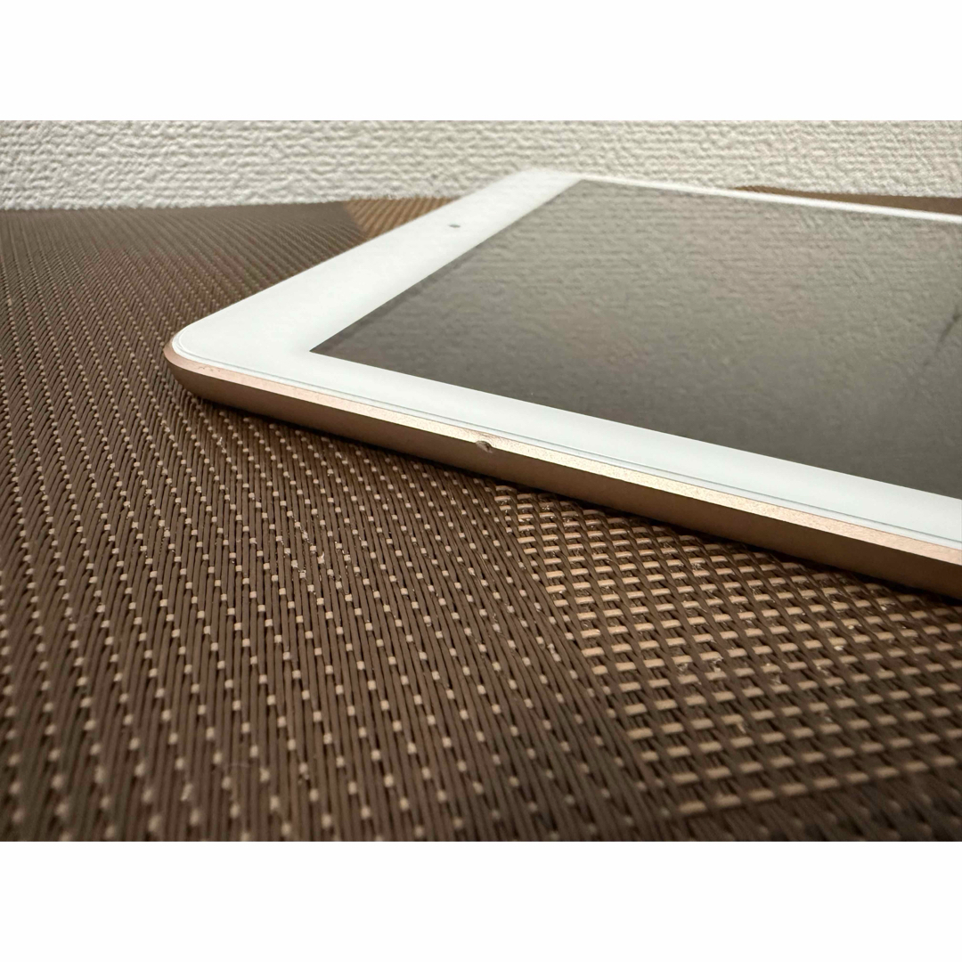 iPad - アップル iPad 第6世代 WiFi 32GB ゴールド バッテリー iPad - アップル iPad 第6世代 WiFi 32GB ゴールド バッテリー