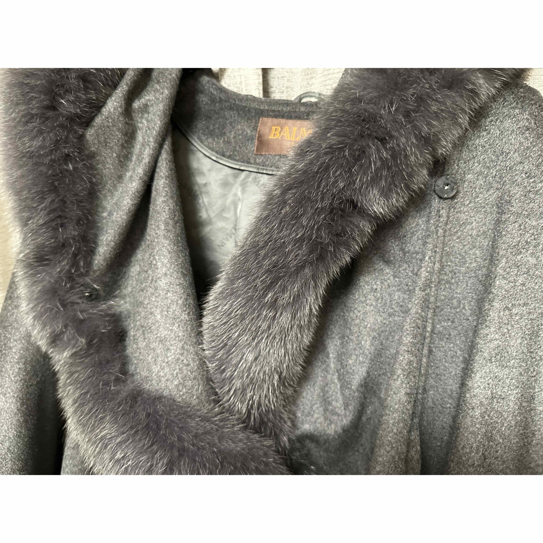 BALMAIN - カシミヤ ケープ BALMAIN フォックスファー ポンチョ BALMAIN - カシミヤ ケープ BALMAIN フォックスファー ポンチョ