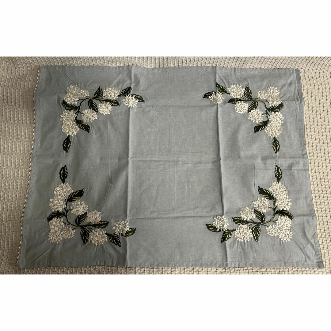 ZARA HOME - zarahome テーブルナプキン4枚、刺繍クロス1枚 ZARA HOME - zarahome テーブルナプキン4枚、刺繍クロス1枚