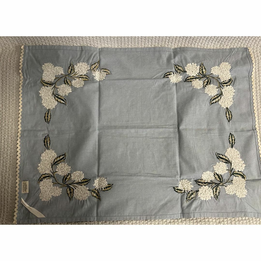 ZARA HOME - zarahome テーブルナプキン4枚、刺繍クロス1枚 ZARA HOME - zarahome テーブルナプキン4枚、刺繍クロス1枚