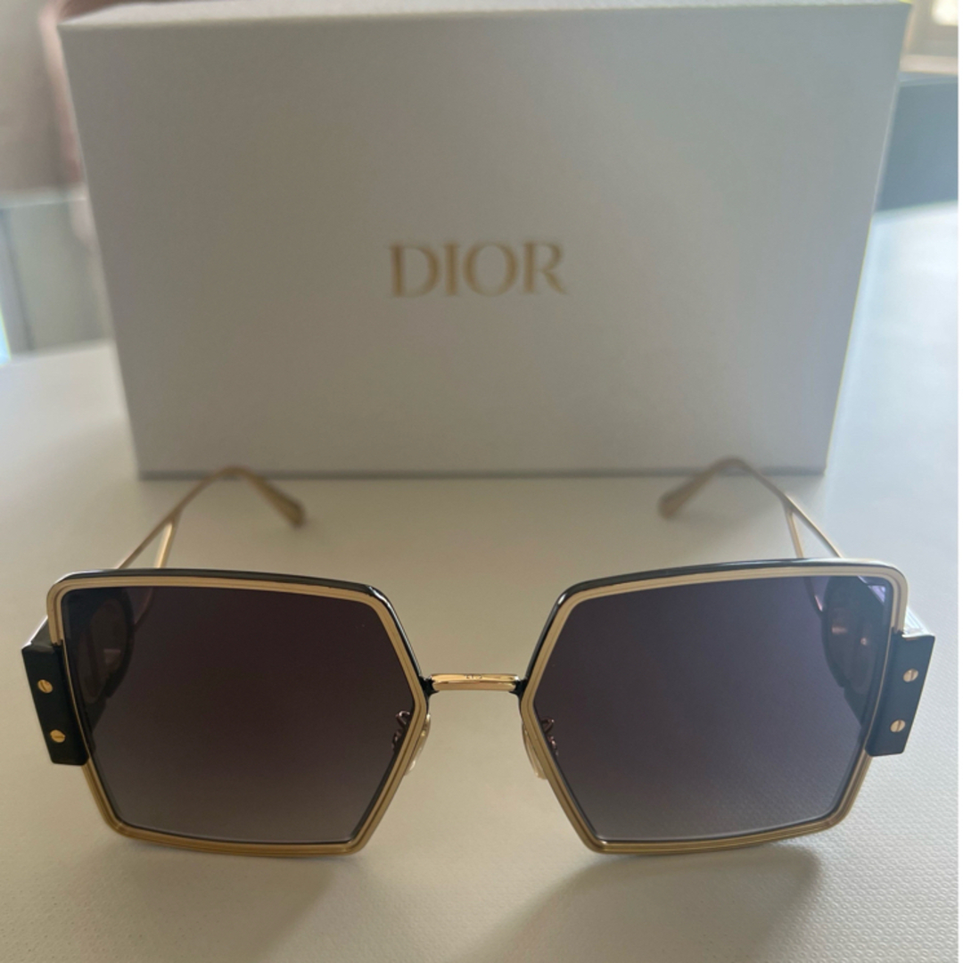 Christian Dior - 新品未使用 DIOR 30Montaigne サングラスの Christian Dior - 新品未使用 DIOR 30Montaigne サングラスの