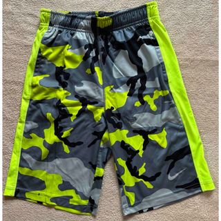 NIKE(ショートパンツ ・ イエロー/黄色系)のフリマアイテム一覧 NIKE(ショートパンツ ・ イエロー/黄色系)のフリマアイテム一覧