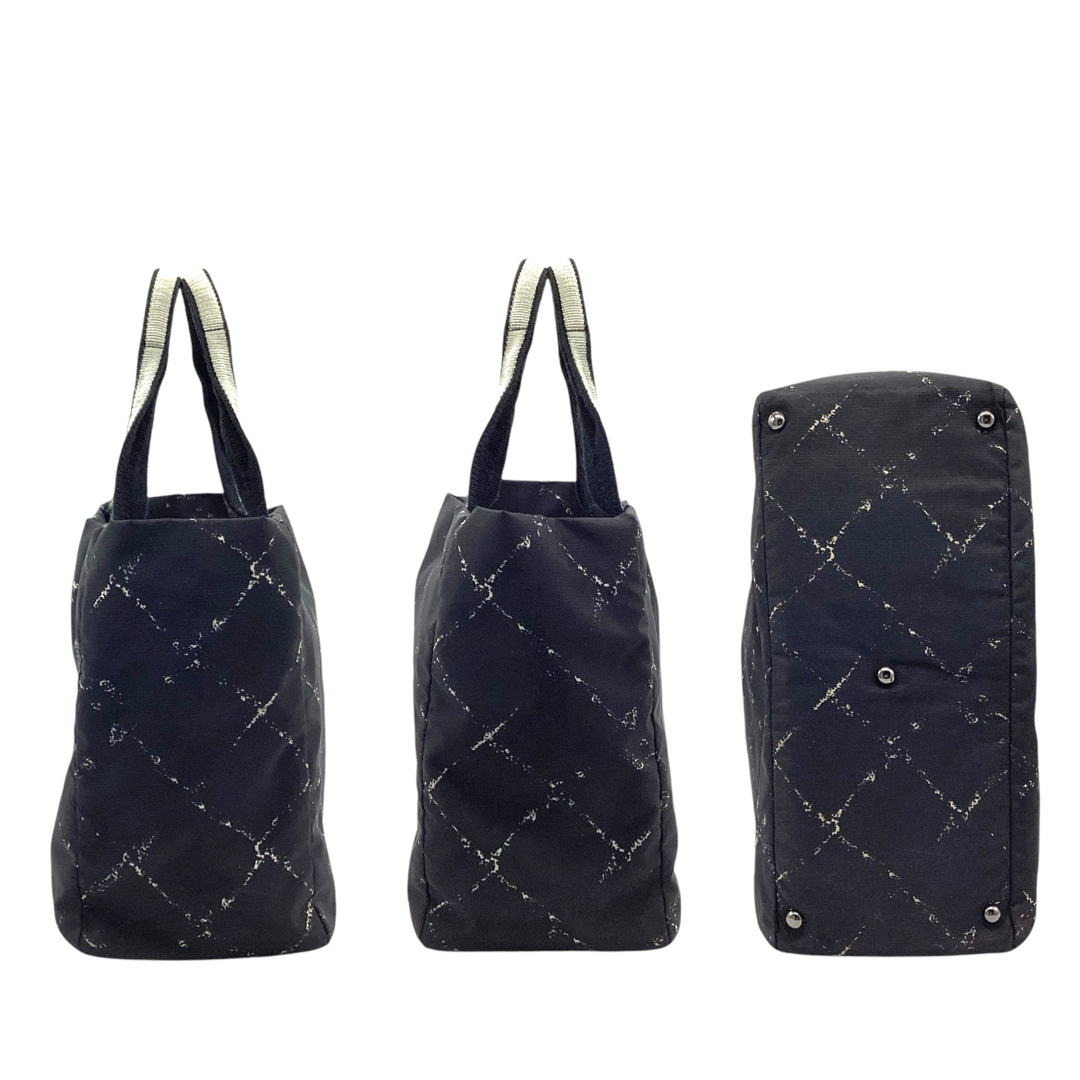 CHANEL - 美品 シャネル トラベルライン 保存袋付き トート CHANEL - 美品 シャネル トラベルライン 保存袋付き トート