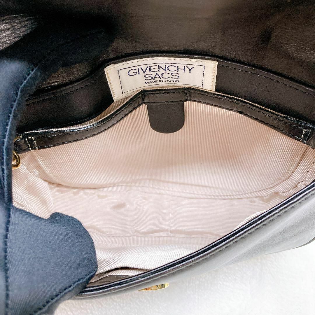 GIVENCHY - ✨美品✨ジバンシー ショルダーバッグ パイソン GIVENCHY - ✨美品✨ジバンシー ショルダーバッグ パイソン