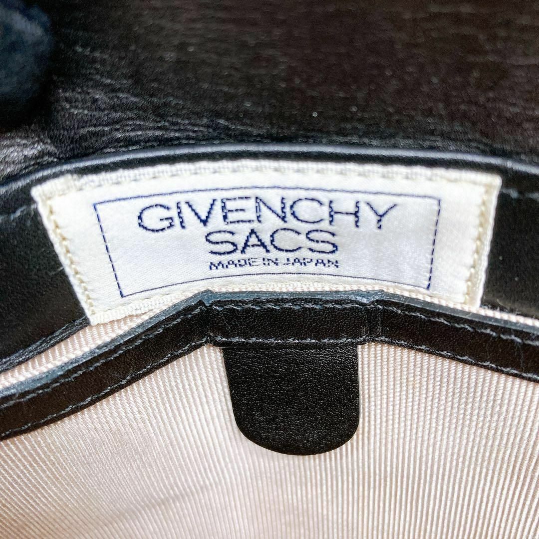 GIVENCHY - ✨美品✨ジバンシー ショルダーバッグ パイソン GIVENCHY - ✨美品✨ジバンシー ショルダーバッグ パイソン