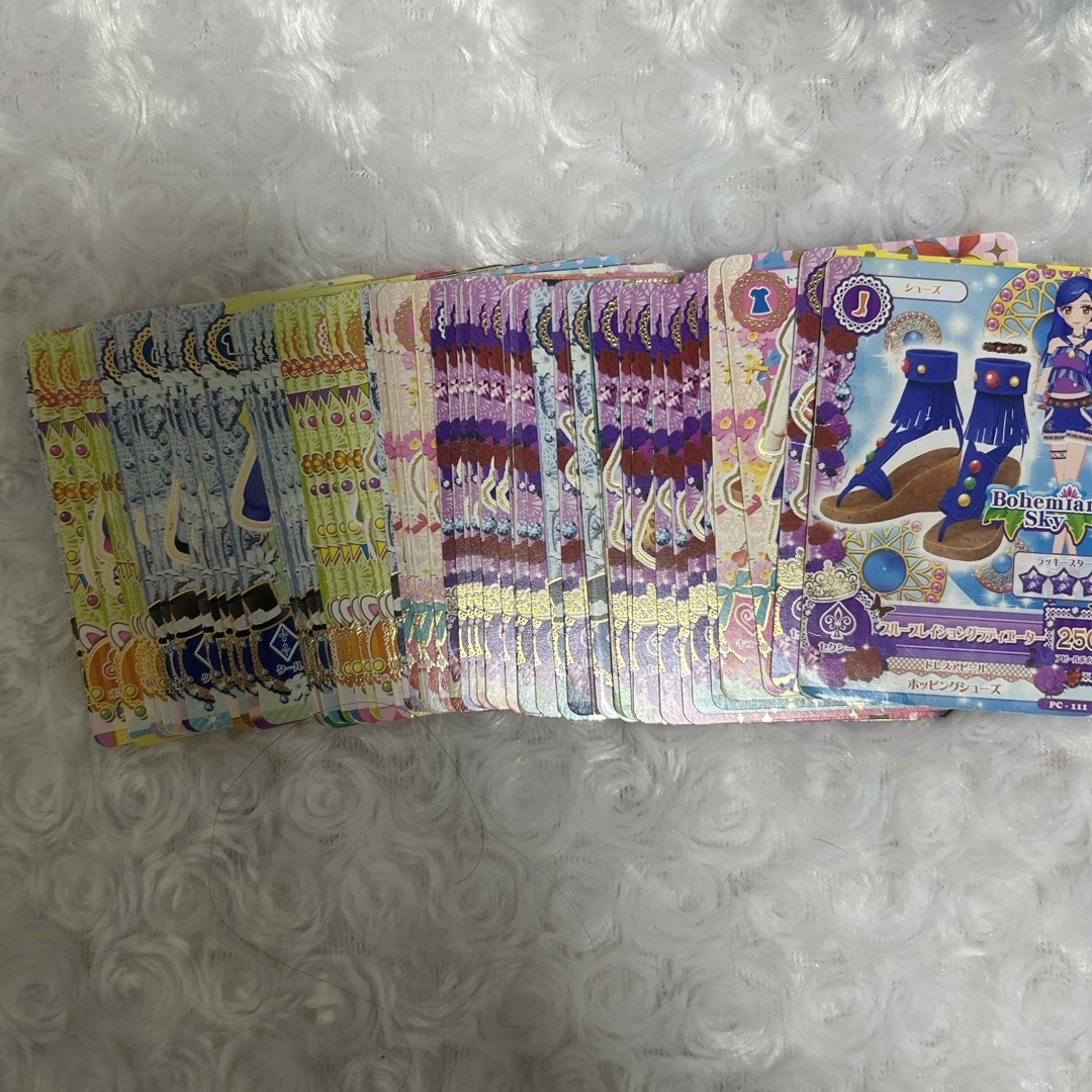 アイカツカード 大量 エンタメ/ホビーのアニメグッズ(カード)の商品写真