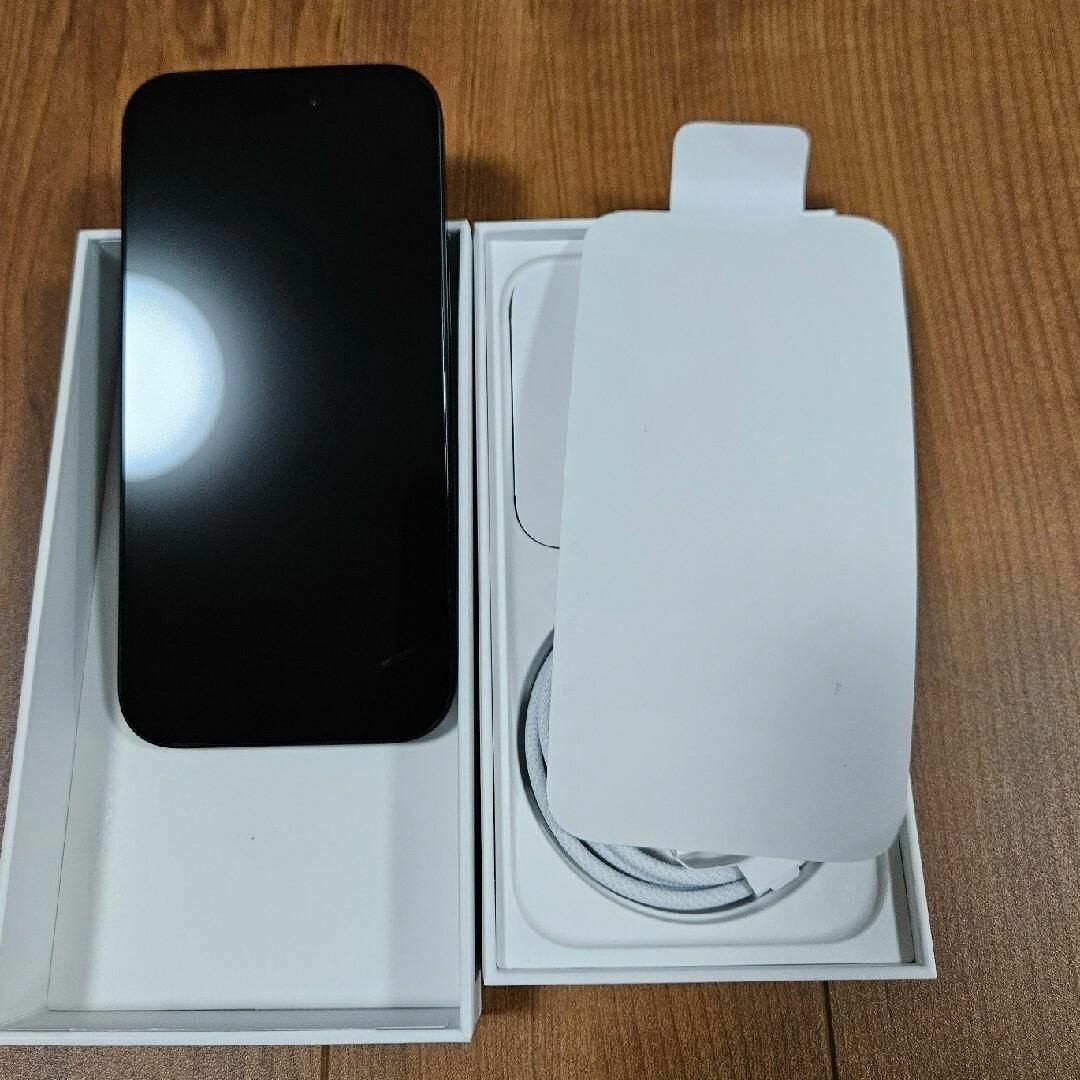 Apple - 新品 本体 iPhone15 128gb ブラック 黒の通販 by Tiina Apple - 新品 本体 iPhone15 128gb ブラック 黒の通販 by Tiina