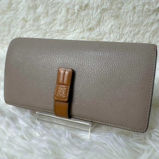 LOEWE(財布 ・ ベージュ系)のフリマアイテム一覧 LOEWE(財布 ・ ベージュ系)のフリマアイテム一覧