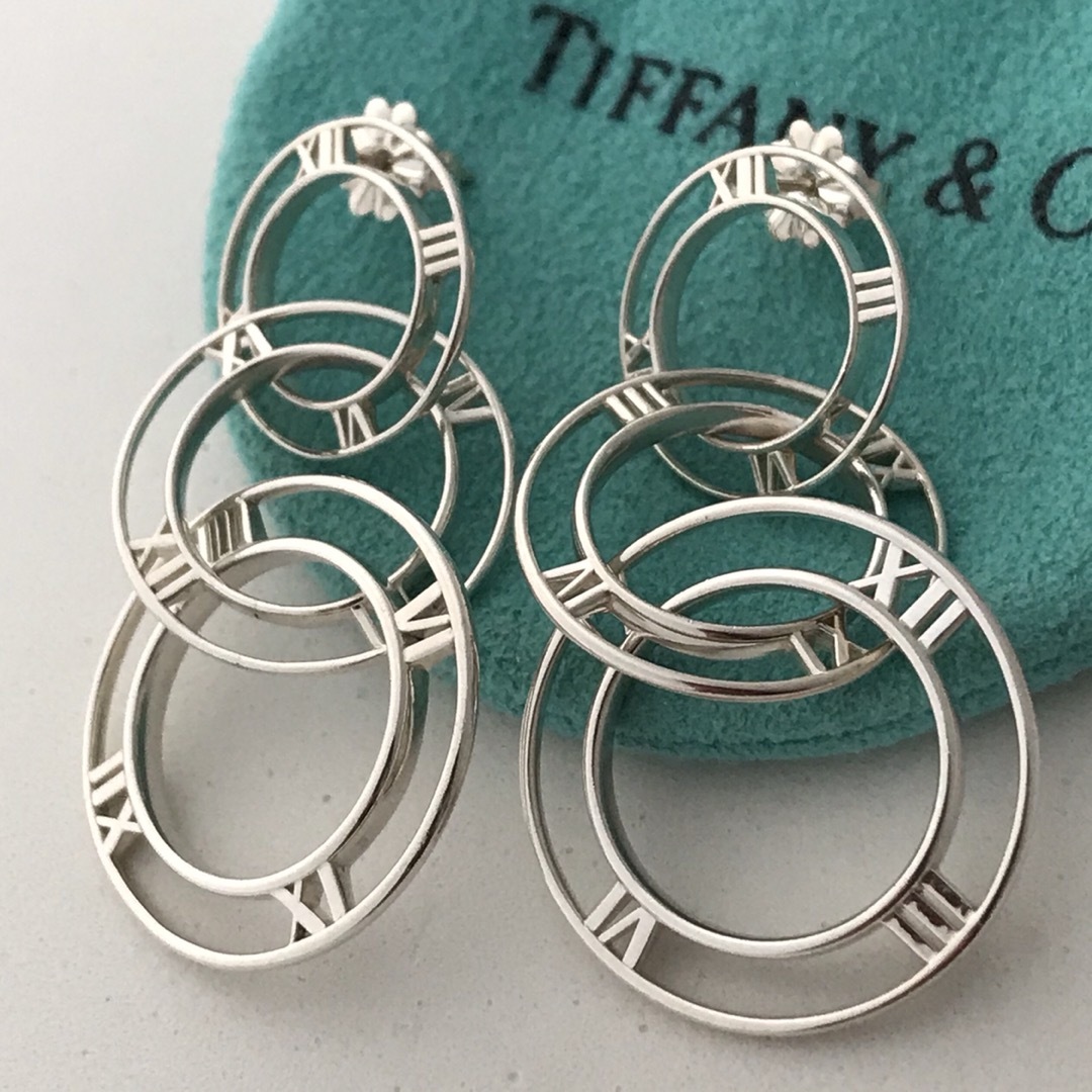 Tiffany & Co. - Tiffany アトラス ラウンド 3連ドロップ ピアス Tiffany & Co. - Tiffany アトラス ラウンド 3連ドロップ ピアス