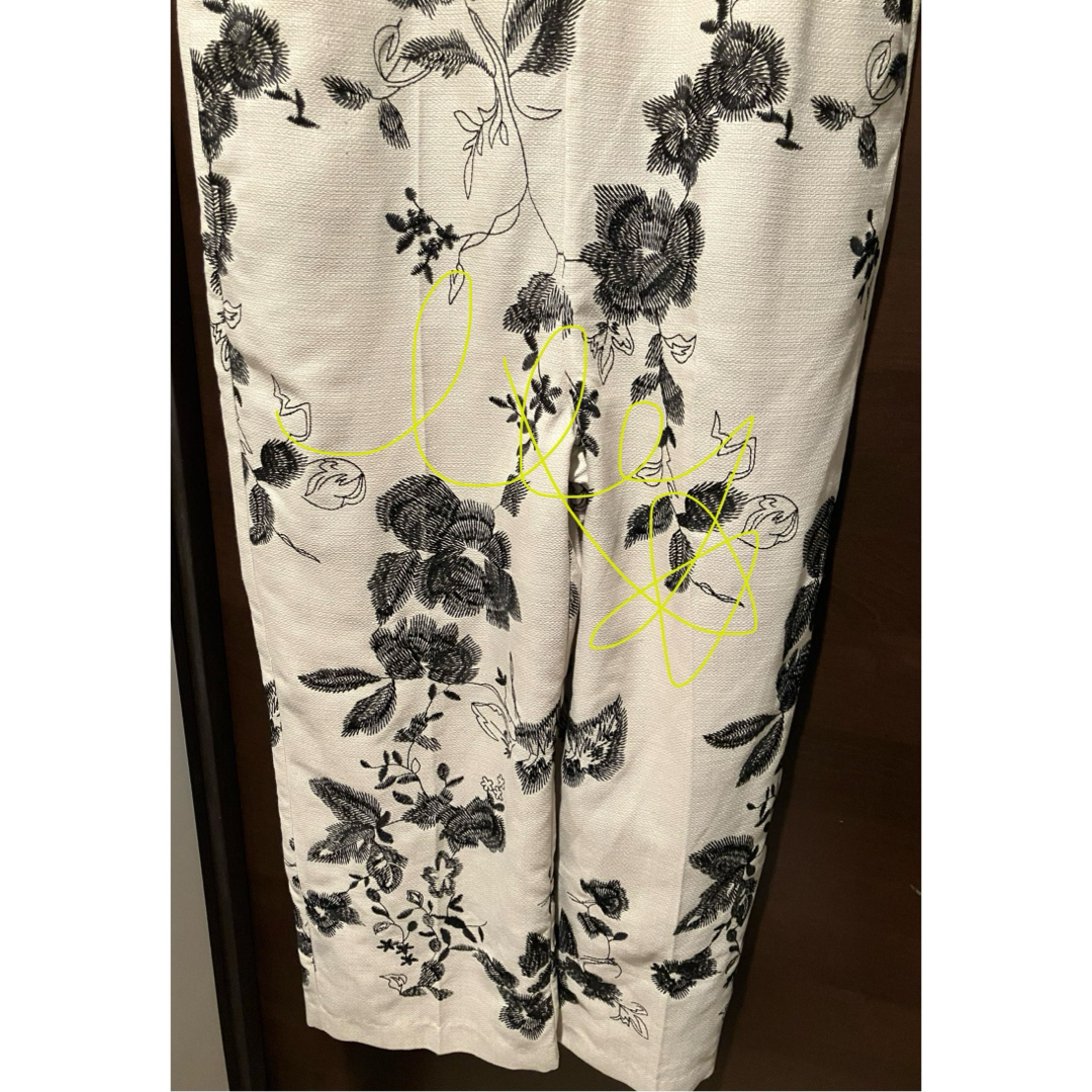 Ameri VINTAGE - ameri vintageNORA FLOWER ROMPERSロンパースの Ameri VINTAGE - ameri vintageNORA FLOWER ROMPERSロンパースの