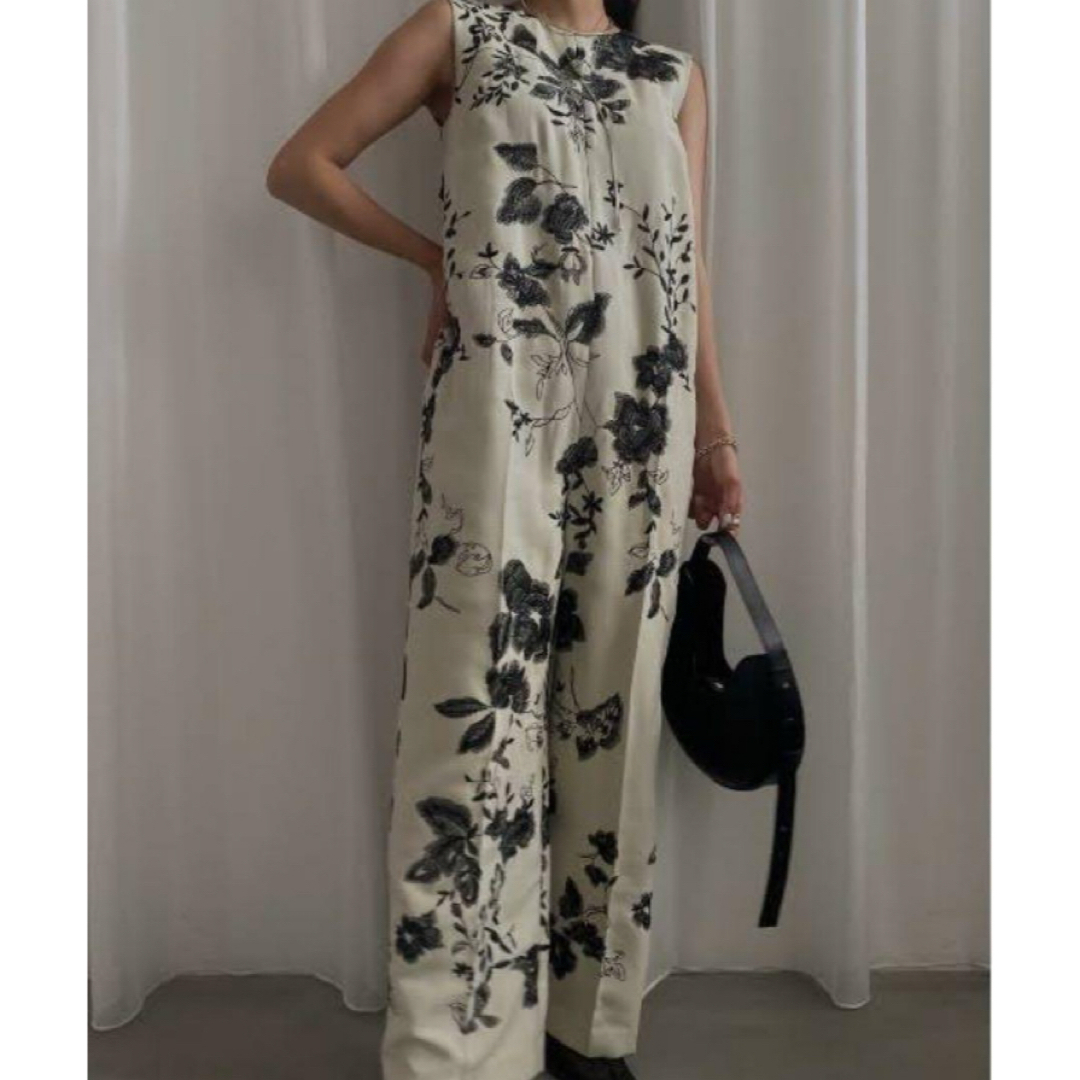 Ameri VINTAGE - ameri vintageNORA FLOWER ROMPERSロンパースの Ameri VINTAGE - ameri vintageNORA FLOWER ROMPERSロンパースの