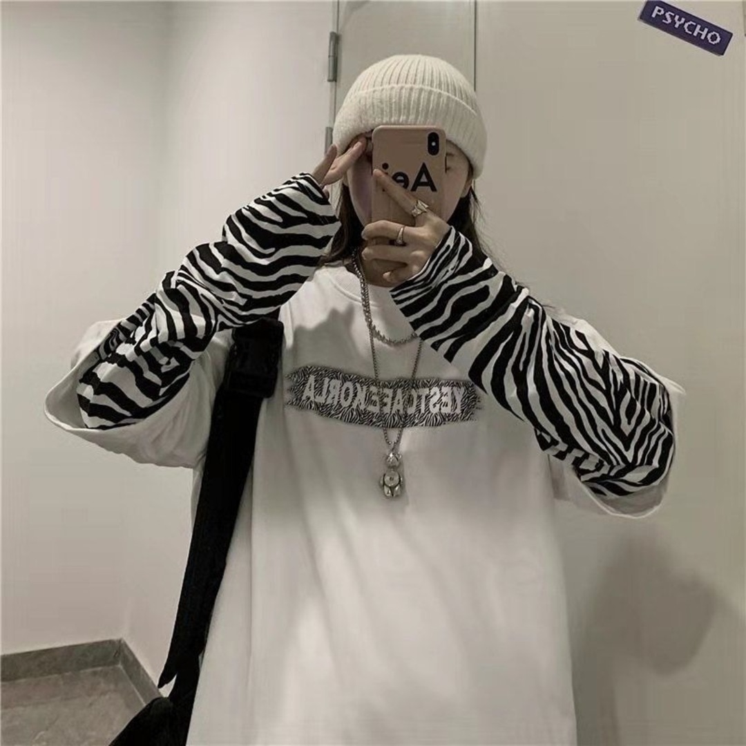 ロンT 長袖トップス オーバーサイズ レイヤード風 ゼブラ柄 ロンT 長袖トップス オーバーサイズ レイヤード風 ゼブラ柄