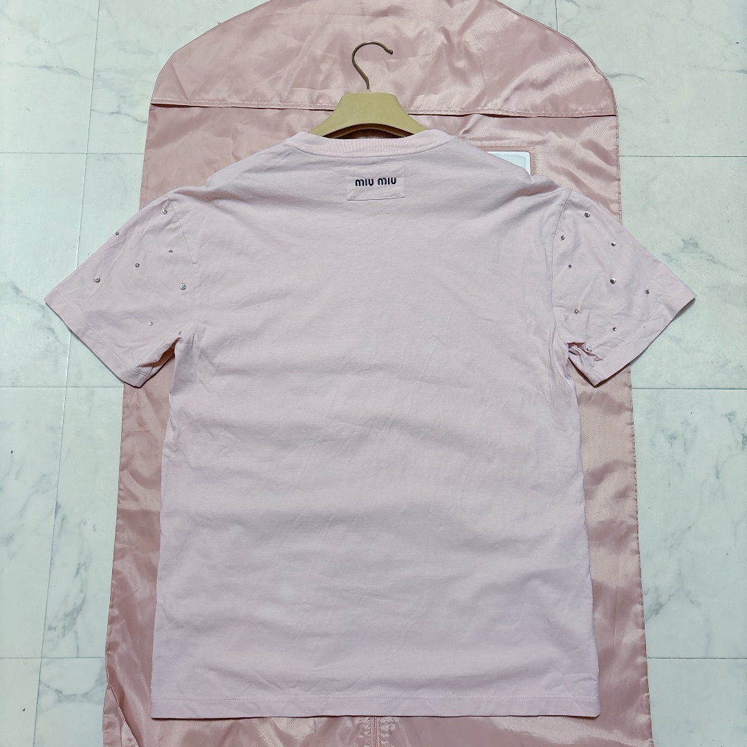 MIU MIU - miumiu♡ビジュー Tシャツの通販 by とらさん's shop MIU MIU - miumiu♡ビジュー Tシャツの通販 by とらさん's shop