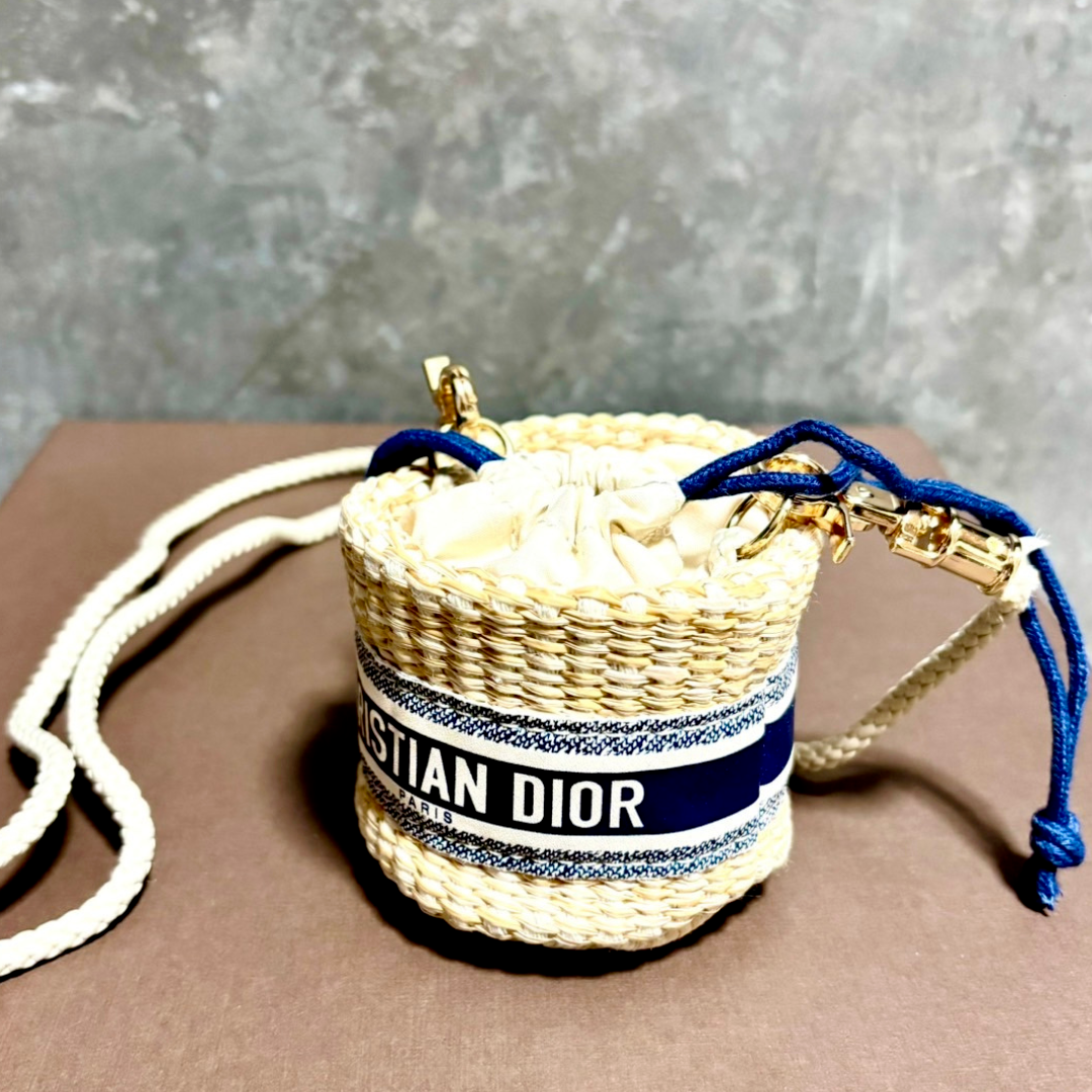 Christian Dior - ❤新品・未使用❤Dior 非売品 カゴポーチ ミニ Christian Dior - ❤新品・未使用❤Dior 非売品 カゴポーチ ミニ