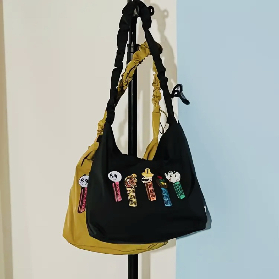 ear PAPILLONNER - 新品 PEZ earコラボ 刺繍 ショルダーバッグ ear PAPILLONNER - 新品 PEZ earコラボ 刺繍 ショルダーバッグ