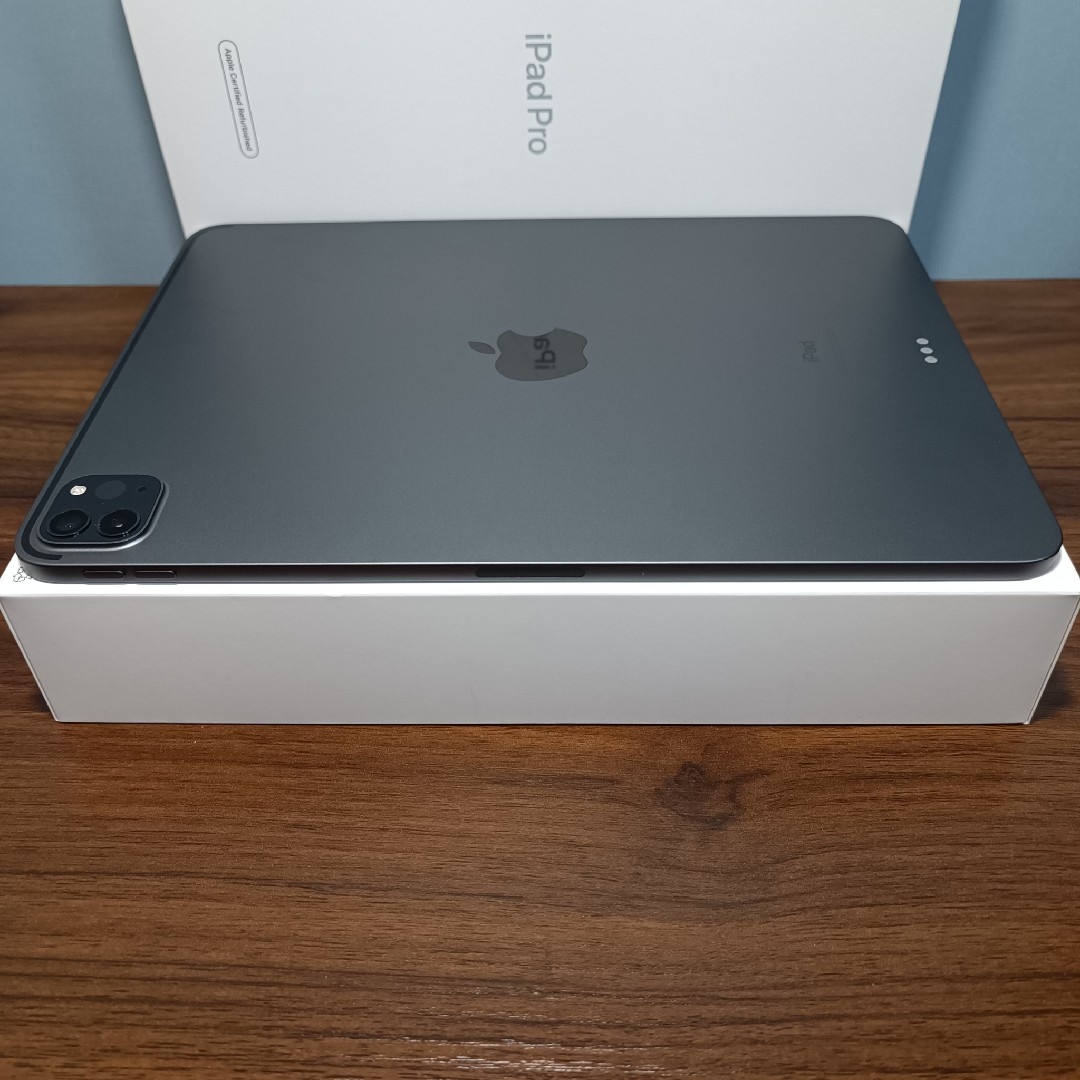 Apple - (美品) iPad Pro 11 第2世代 128GB キーボード付きの Apple - (美品) iPad Pro 11 第2世代 128GB キーボード付きの