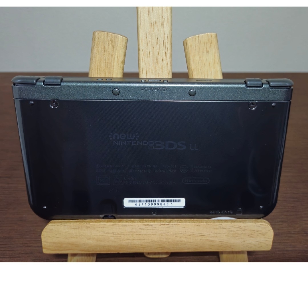 Newニンテンドー3DS LL メタリックブラック ポケモンムーン付の Newニンテンドー3DS LL メタリックブラック ポケモンムーン付の