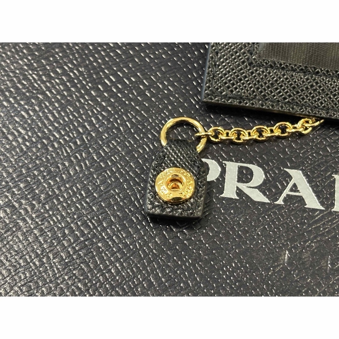 PRADA - 【極美品】プラダ PRADA カードケース パスケースの通販 PRADA - 【極美品】プラダ PRADA カードケース パスケースの通販