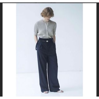 ebure - 美品 ebure エブール タック ワイド テーパードパンツ ebure - 美品 ebure エブール タック ワイド テーパードパンツ